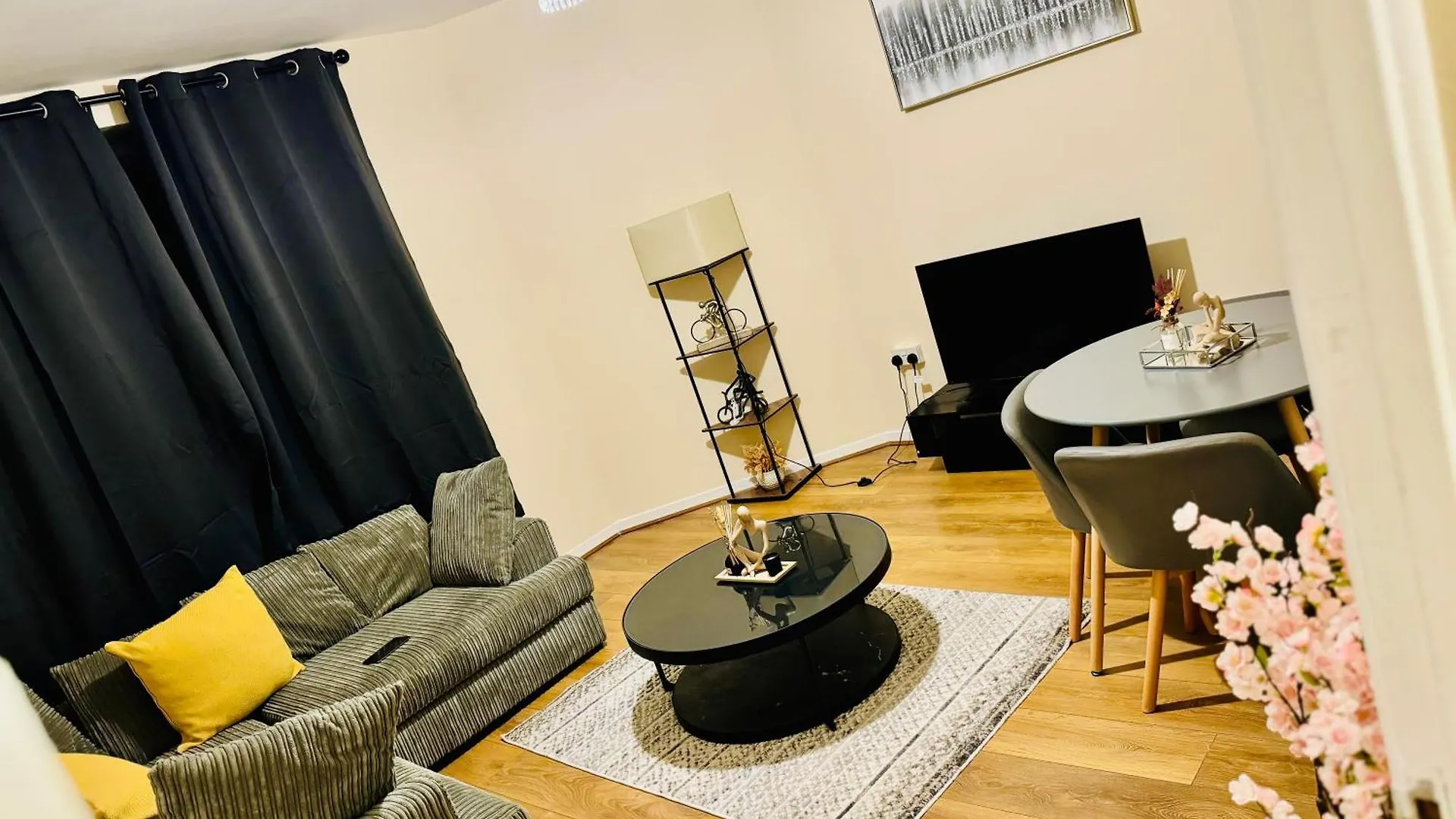 Guest house Millharbour Apartment London