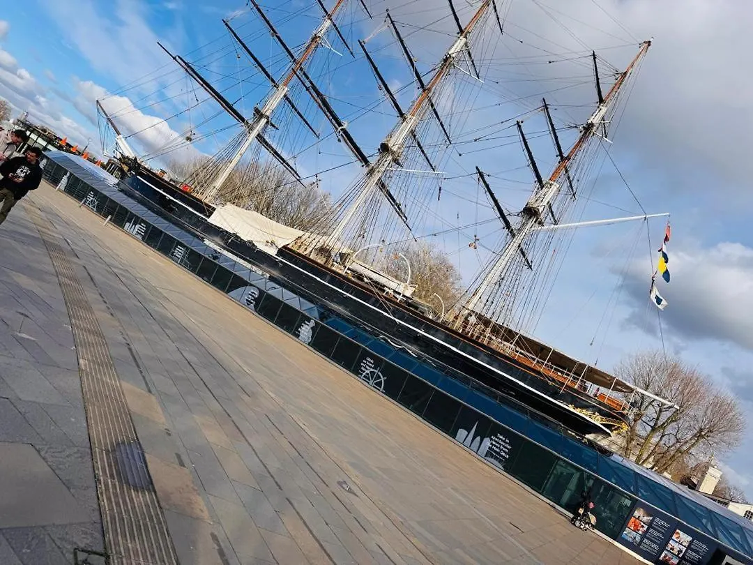 Millharbour Apartment London United Kingdom