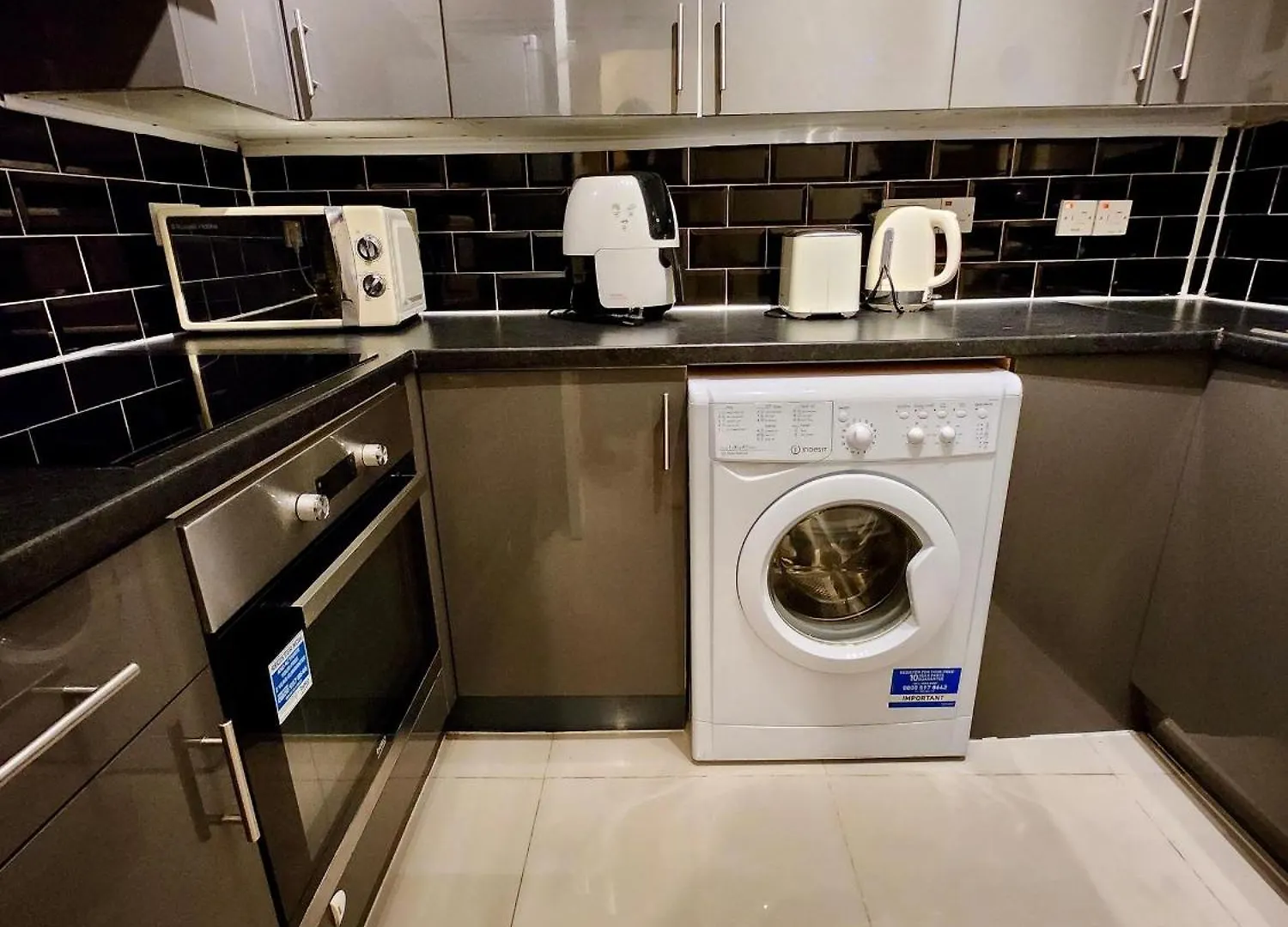 Guest house Millharbour Apartment London